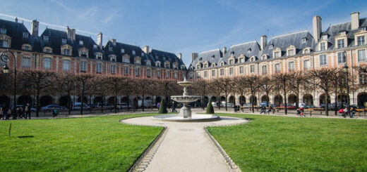 Place des Vosges de París